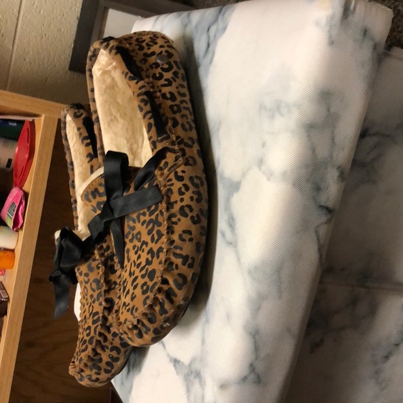 UGG slippers - Picture 2 of 4